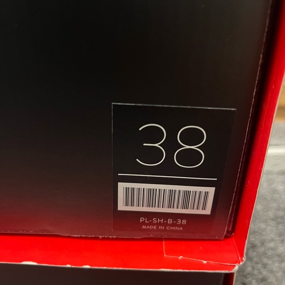 Peloton size 38/7 shoe - Picture 3 of 4